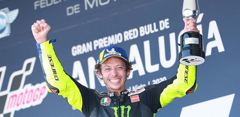 Rossi Emosional Naik Podium Lagi